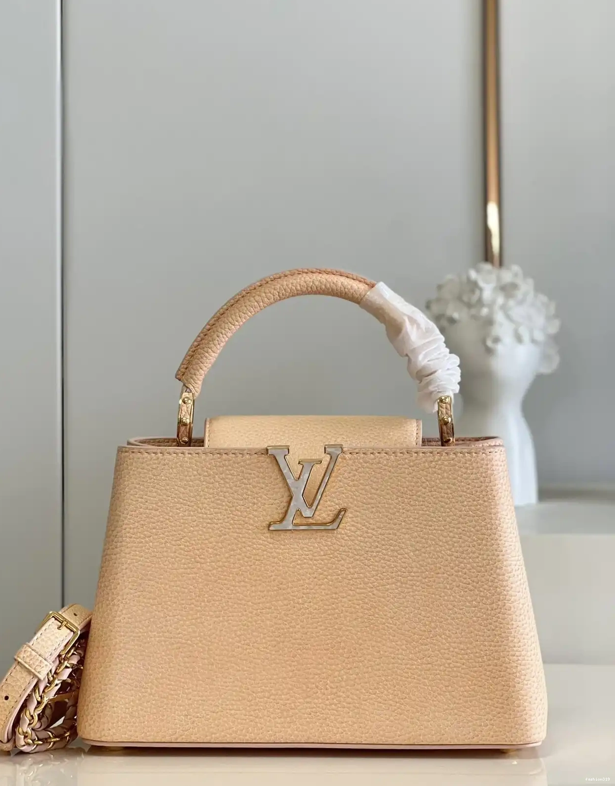 VUITTON LOUIS BB CAPUCINES 0325